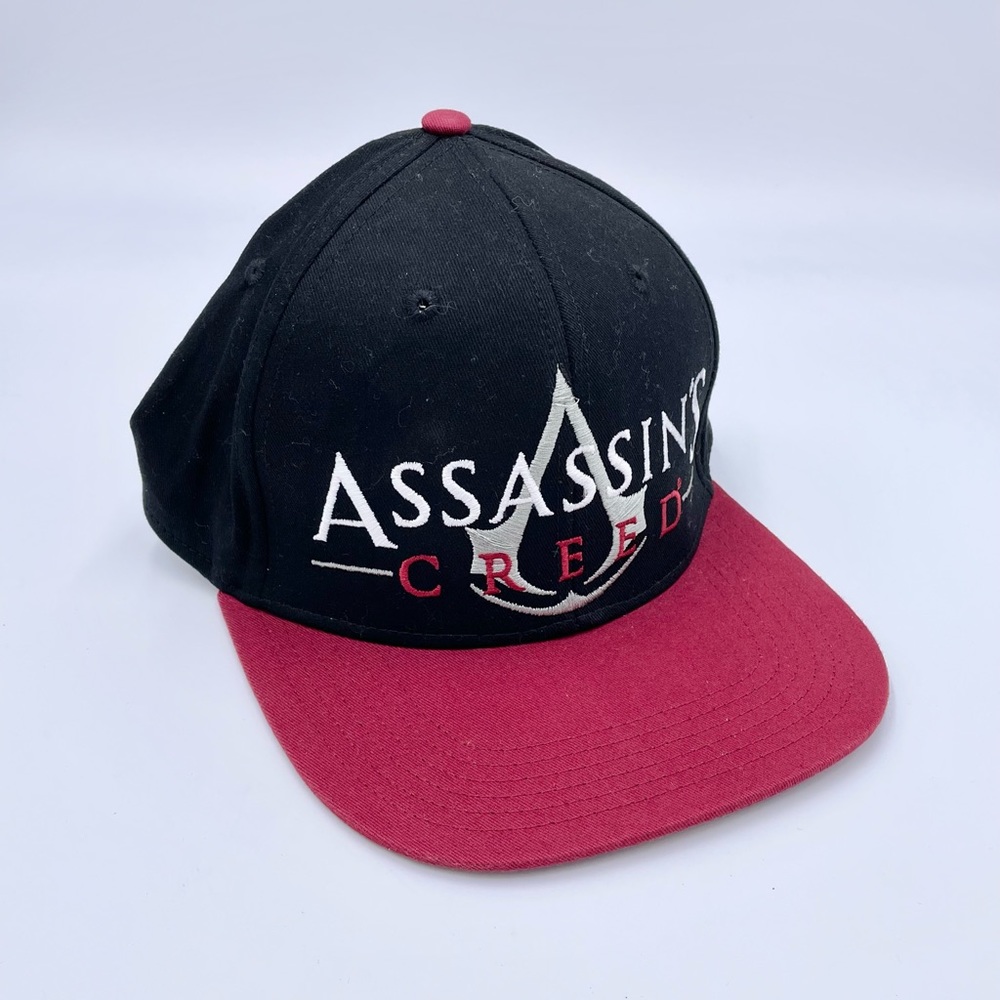 NEW Assassin’s Creed SnapBack Red / Black Hat Cap